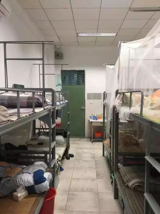 深圳明德实验学校(集团)高级中学(梅中校区)宿舍